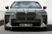 بی‌ام‌و M760e xDrive به دژ متحرک تبدیل شد؛ زره‌پوش مخفی باواریایی‌ها 